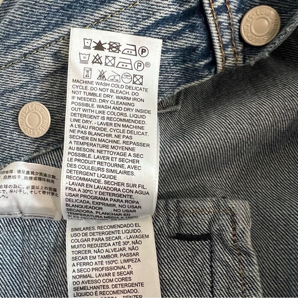 Levi’s Men’s Blanket Back Crop Denim Jacket, Custom Levi’s Button, Size L. 0143. - Picture 8 of 11